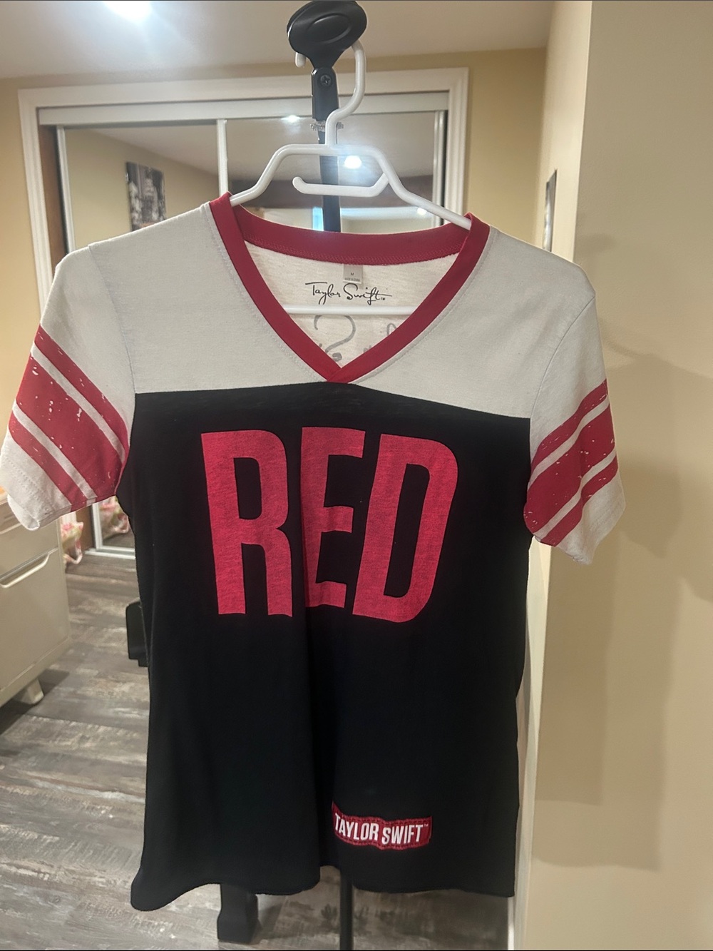 Taylor Swift red tour T-shirt baseball style